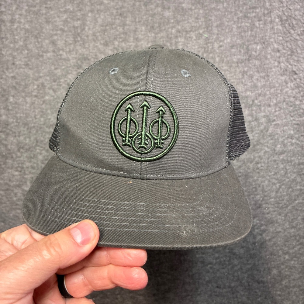 Beretta Trucker Hat Mens OSFA Gray Mesh Back Snapback Logo Flat Brim